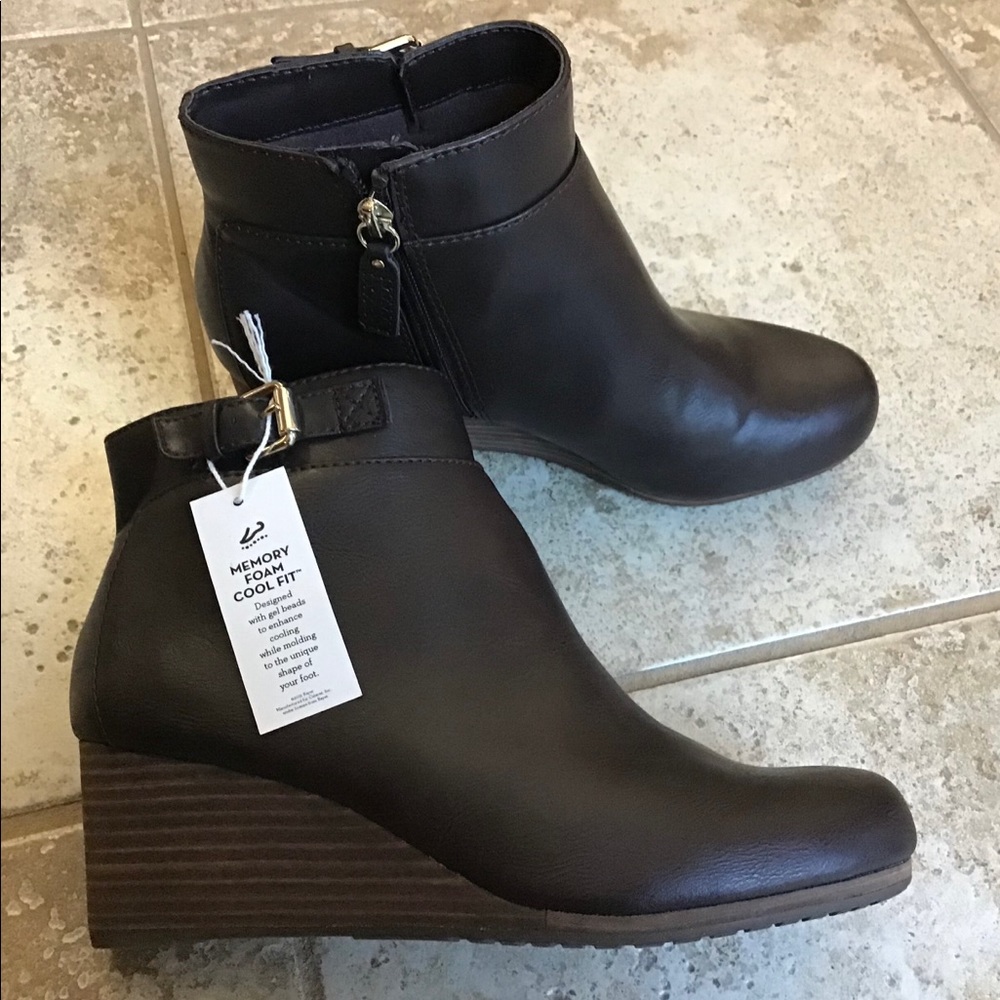 *SOLD* Dr. Scholl’s NEW Wedge Ankle Boots 8.5